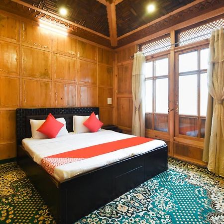 โอโย 66637 เมอร์ลิน กรุ๊ป ออฟ เฮาส์โบ๊ต Hotel ศรีนาการ์ ภายนอก รูปภาพ