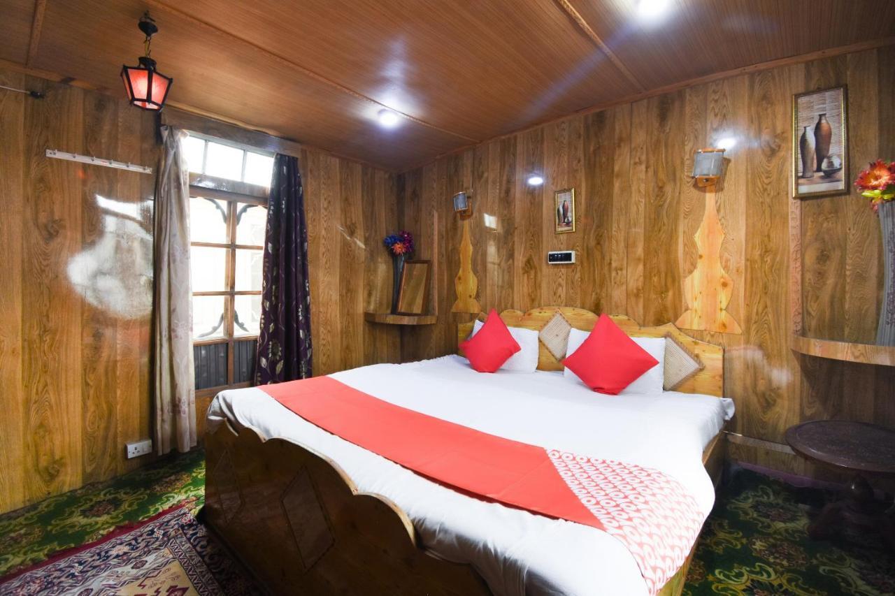 โอโย 66637 เมอร์ลิน กรุ๊ป ออฟ เฮาส์โบ๊ต Hotel ศรีนาการ์ ภายนอก รูปภาพ