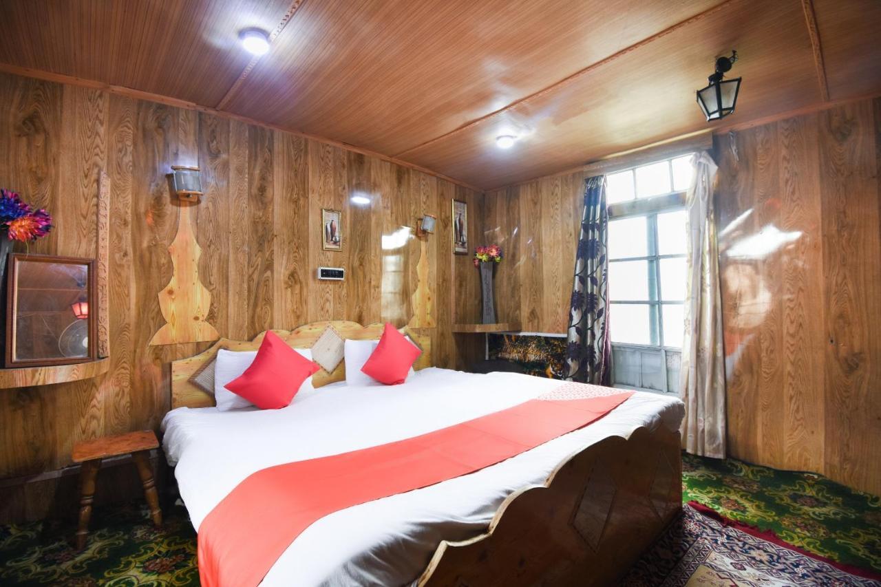 โอโย 66637 เมอร์ลิน กรุ๊ป ออฟ เฮาส์โบ๊ต Hotel ศรีนาการ์ ภายนอก รูปภาพ